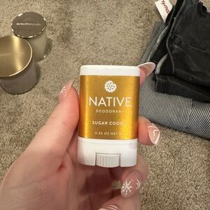 Native Gold and White Deodorant